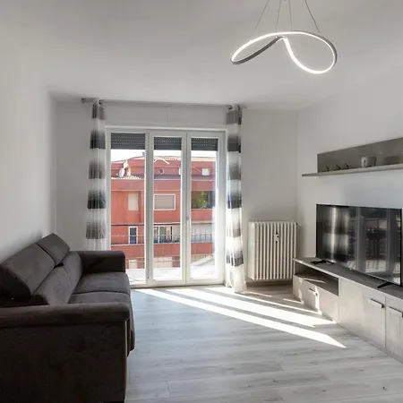 97 Panorama - Self Check-in - Fast Wi-fi Apartment Novara